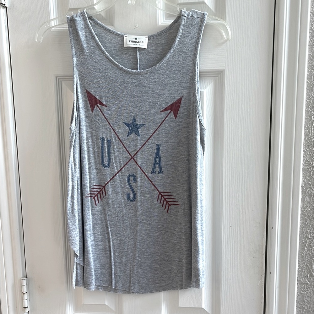 Threads Studio Grey Women's USA Patriotic Arrow Graphic Muscle Tank Top Small
